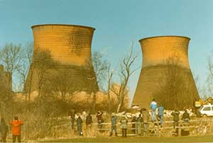 Demolition experts tumbled Goldington’s cooling towers in 1986. Photograph courtesy of Andy Croft.